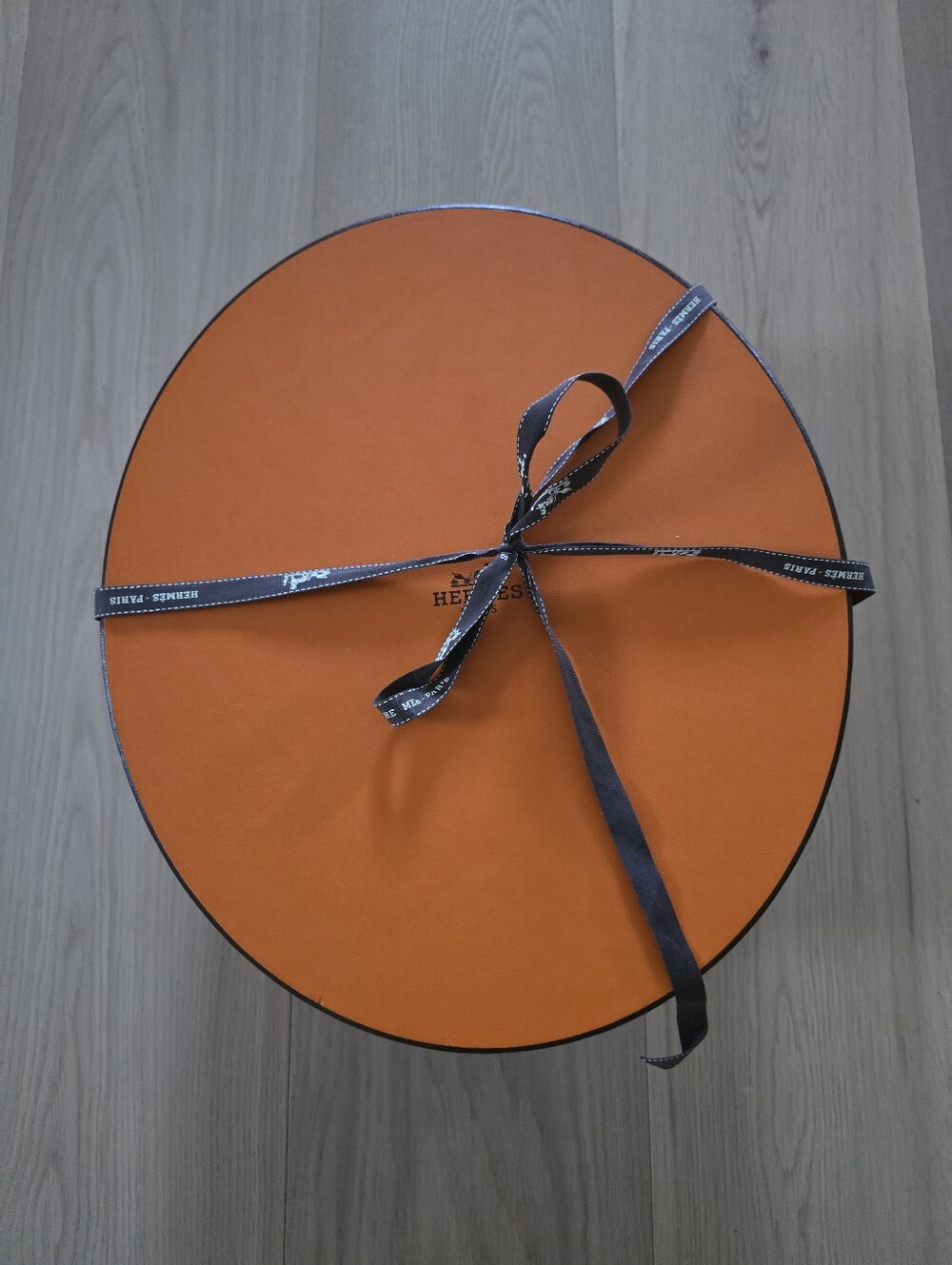Hermès Orange Round Gift Box with Ribbon
